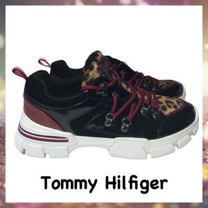 Women’s Tommy Hilfiger Nikos Leopard Print Patent Leather Sneakers 10M